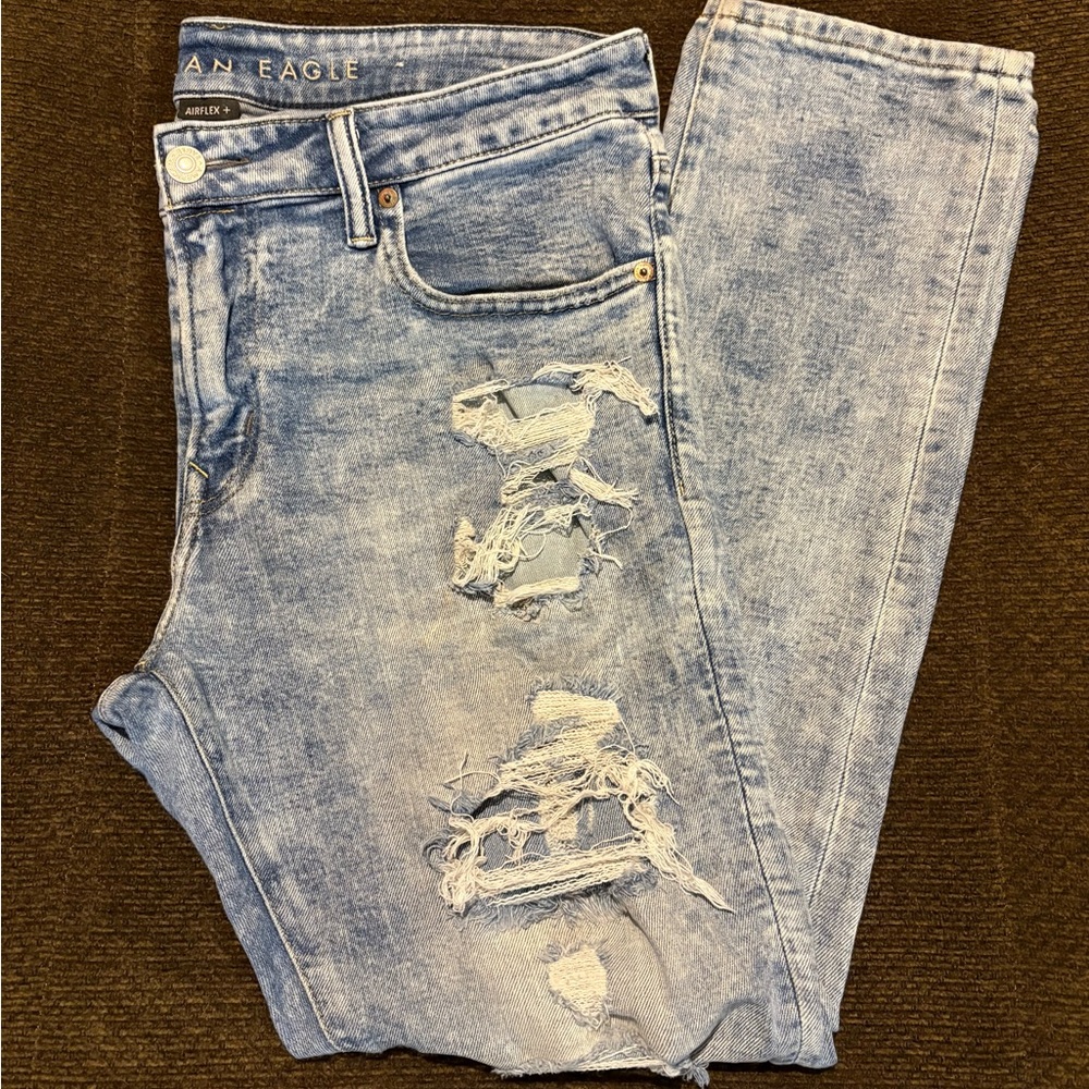 Men’s American Eagle Outfitters Light Wash Distressed AirFlex+ Skinny Jeans